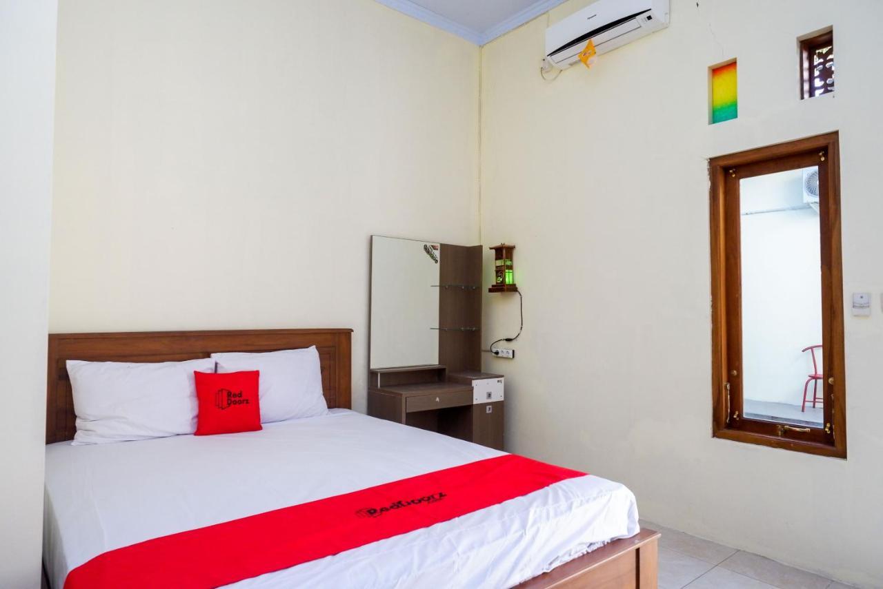 Reddoorz @ Umbul Ponggok Waterpark Klaten Exterior foto